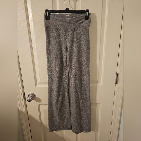 Abercrombie & Fitch YPB 3 Pair Bundle everydaySOFT Flare Legging Size M - Picture 8 of 12